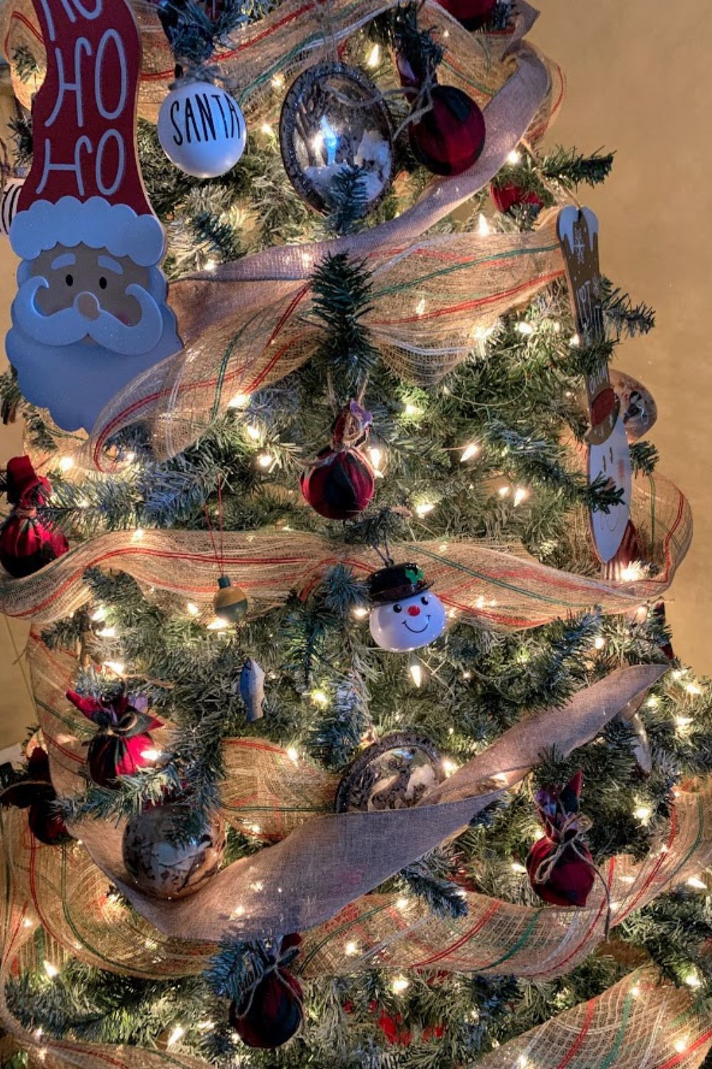 Farmhouse Style Christmas Tree