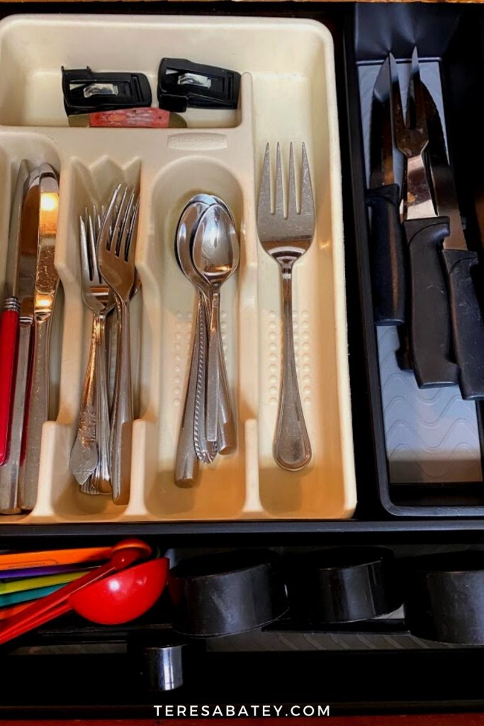 DIY Dollar Tree Kitchen Utensil Drawer Organization