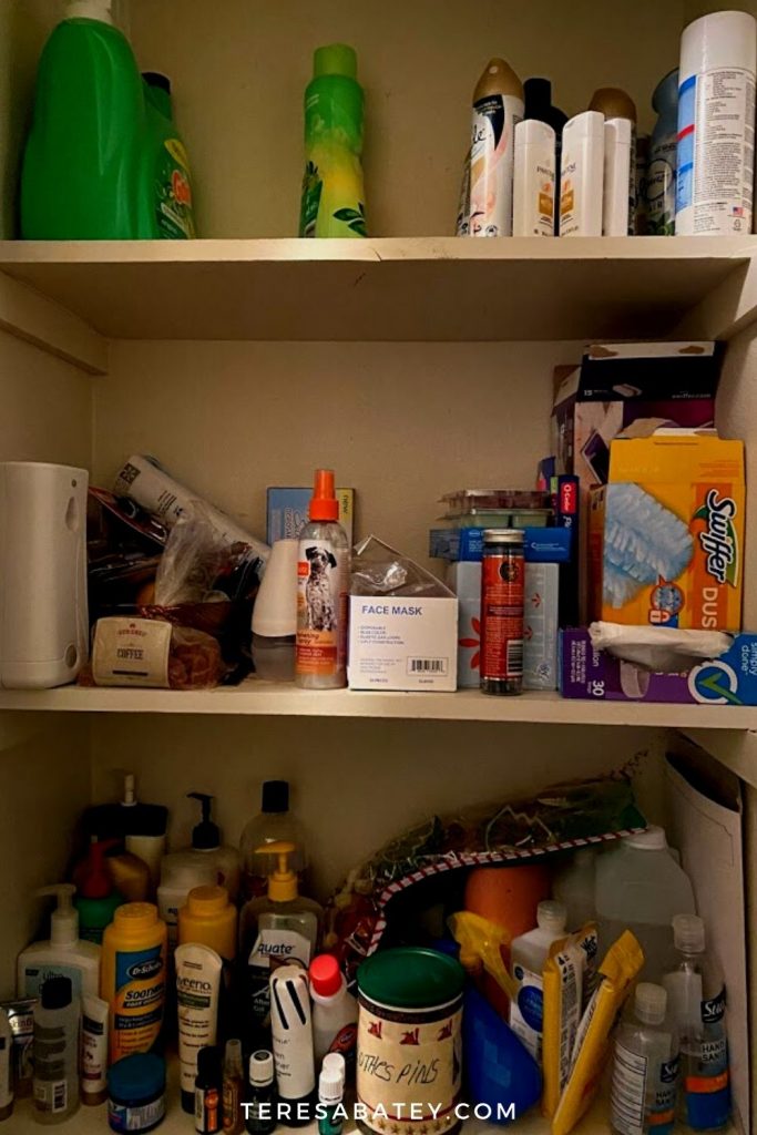 DIY Dollar Tree Linen Closet Organization