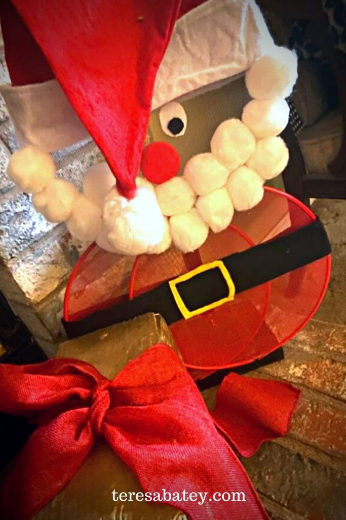 Cute and Simple Christmas Living Room Tree and Decor